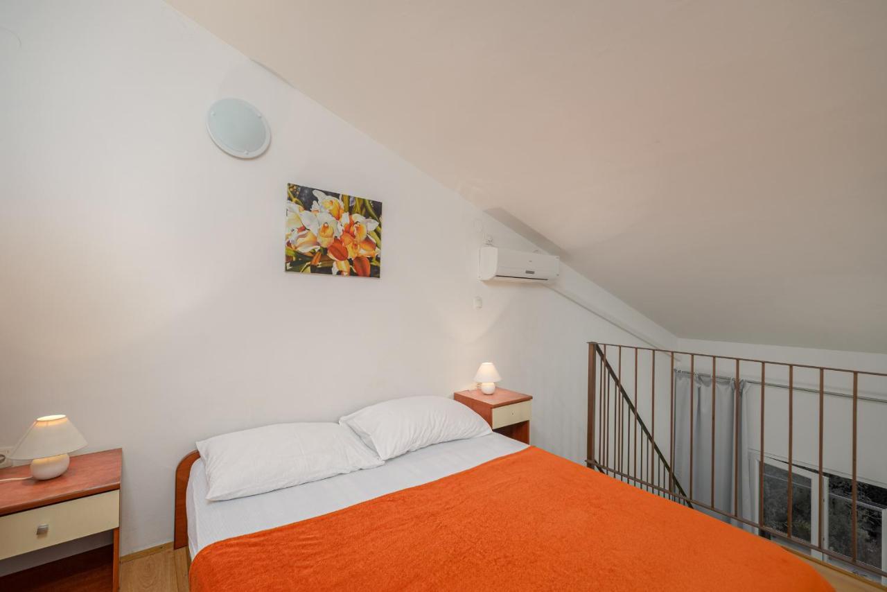 Studio Holiday Adriatic Pag Town Exterior foto