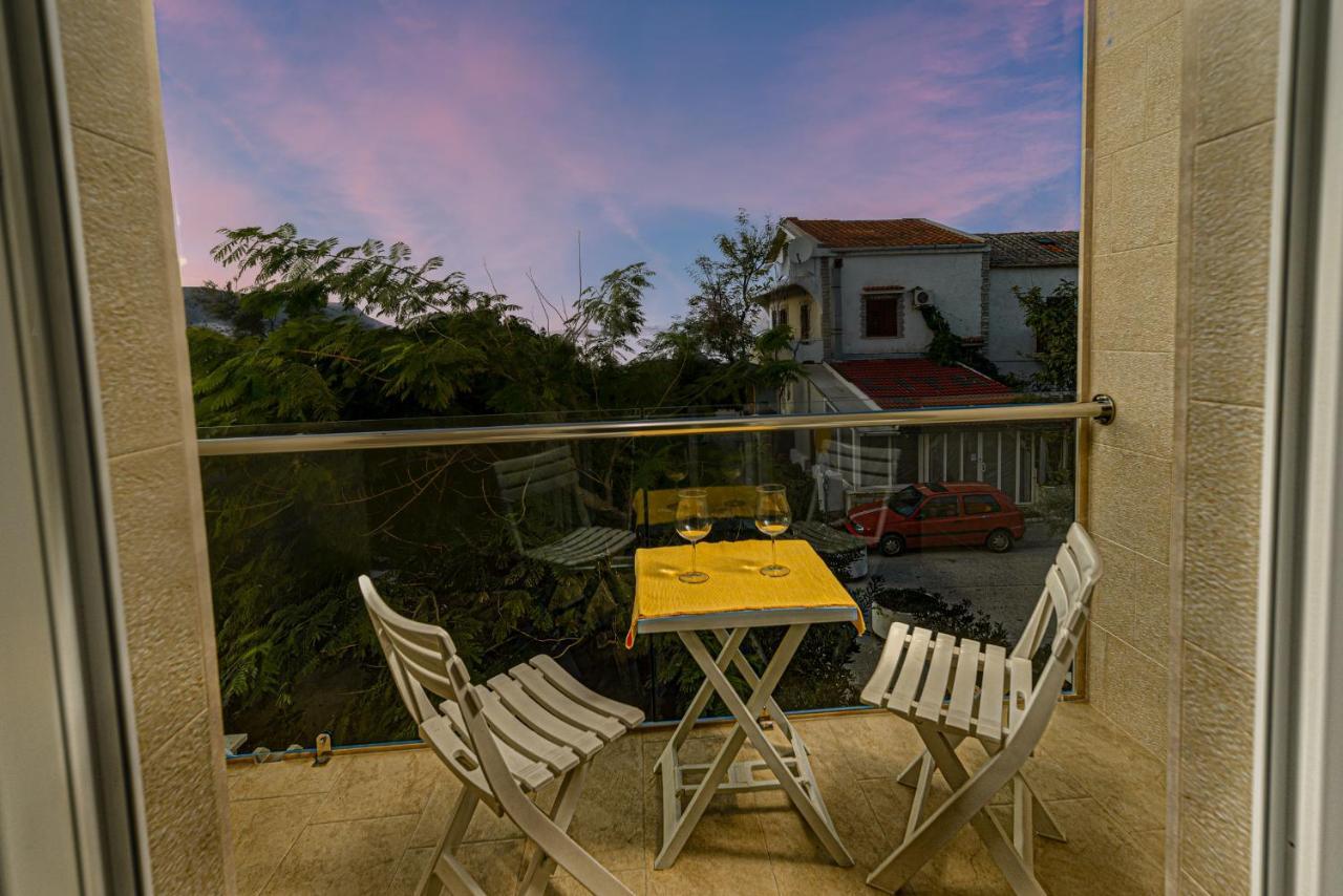 Studio Holiday Adriatic Pag Town Exterior foto